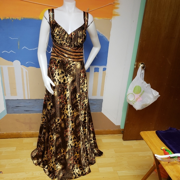 Leopard Evening dress - Picture 3 of 16
